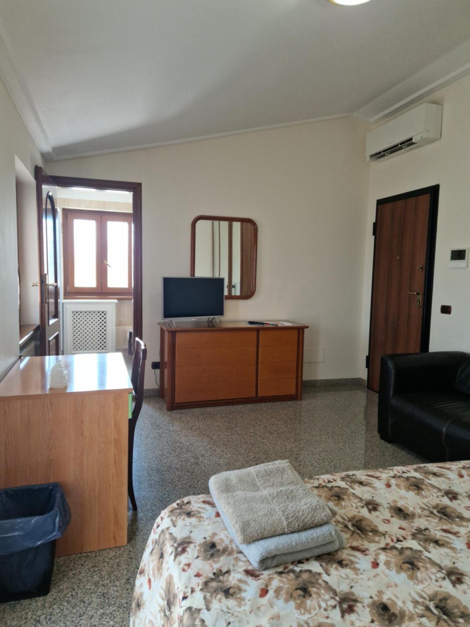 Castelbarco House B Hotel Roma Ngoại thất bức ảnh